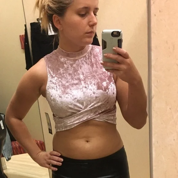 TIMING | Crop Top - Picture 2 of 2